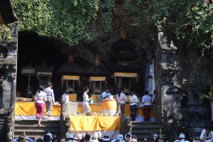 Pura Goa Lawah 2