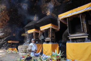 Pura Goa Lawah 3